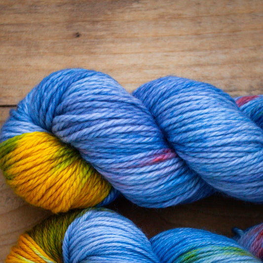 Limited quantity - One of a kind colourful blue - Merino/Cashmere/Nylon in Aran weight