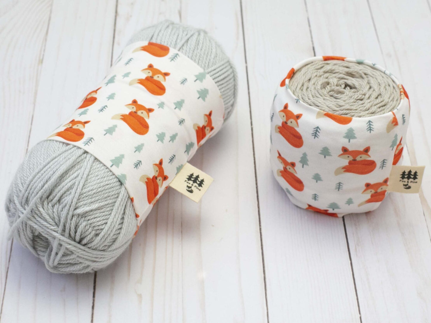 Yarn sleeve (yarn cozy) - Fox & Pine Stitches - Friendly Fox
