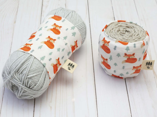Yarn sleeve (yarn cozy) - Fox & Pine Stitches - Friendly Fox