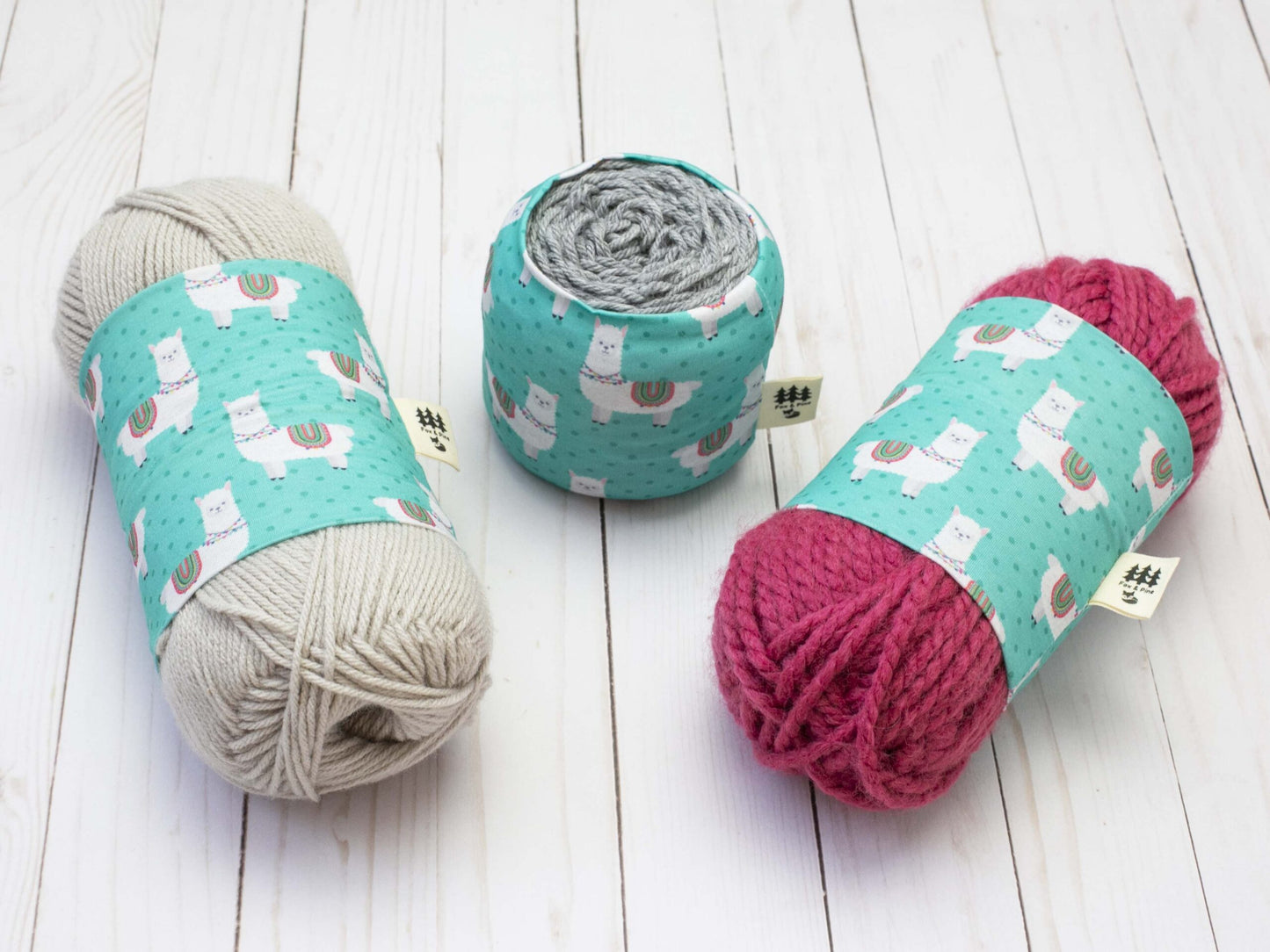 Yarn sleeve (yarn cozy) - Fox & Pine Stitches - Lovely Llama