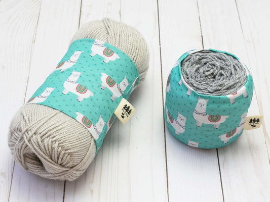 Yarn sleeve (yarn cozy) - Fox & Pine Stitches - Lovely Llama